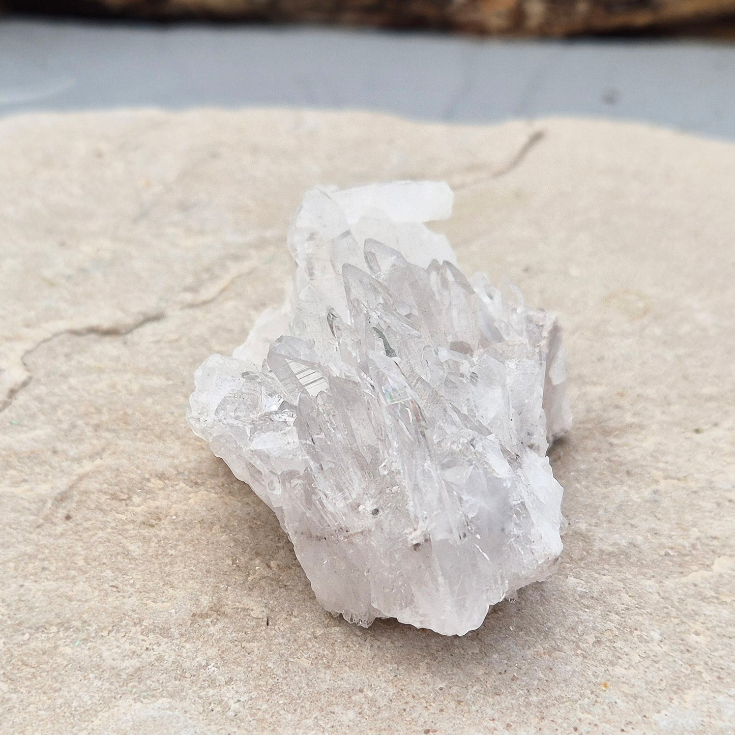Quartz cluster – A stunning display of natural beauty, perfect for energy amplification, creating balance, and enhancing any space with its clear, calming vibes.