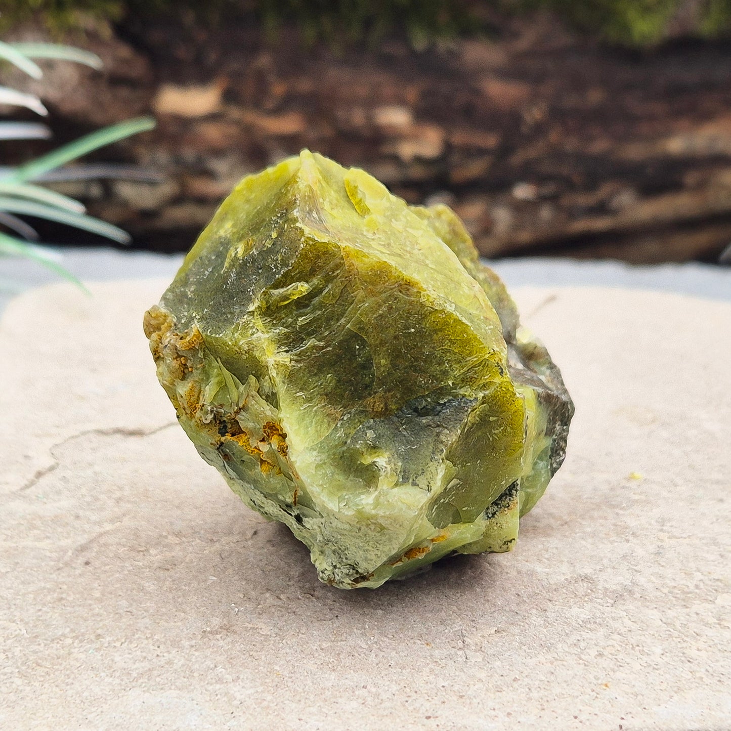Green opal crystal pieces soothe the mind, clear negativity & inspire fresh starts. Ideal for healing, harmony & heart work.