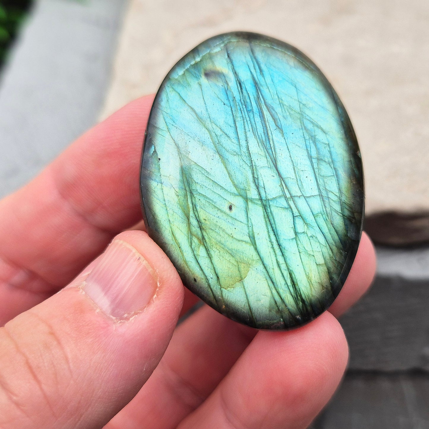 Labradorite Crystal Palm Stone, blue green flash | Ideal to Carry With You or Have in Your Bag or Pocket