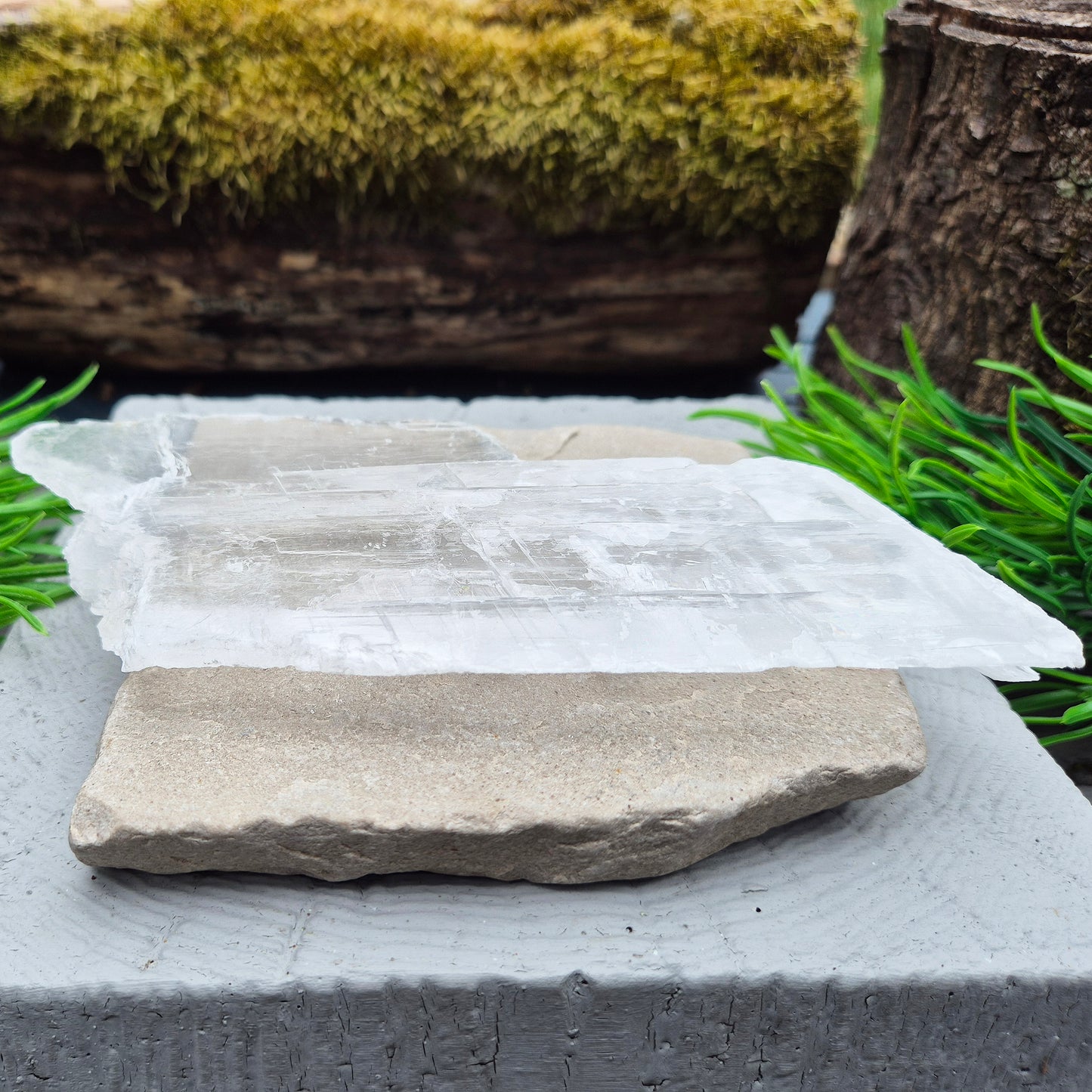 Natural Utah Ice Selenite for cleansing energy, mental clarity, and peaceful spaces. A gentle, high-vibration stone for calm and inner light.