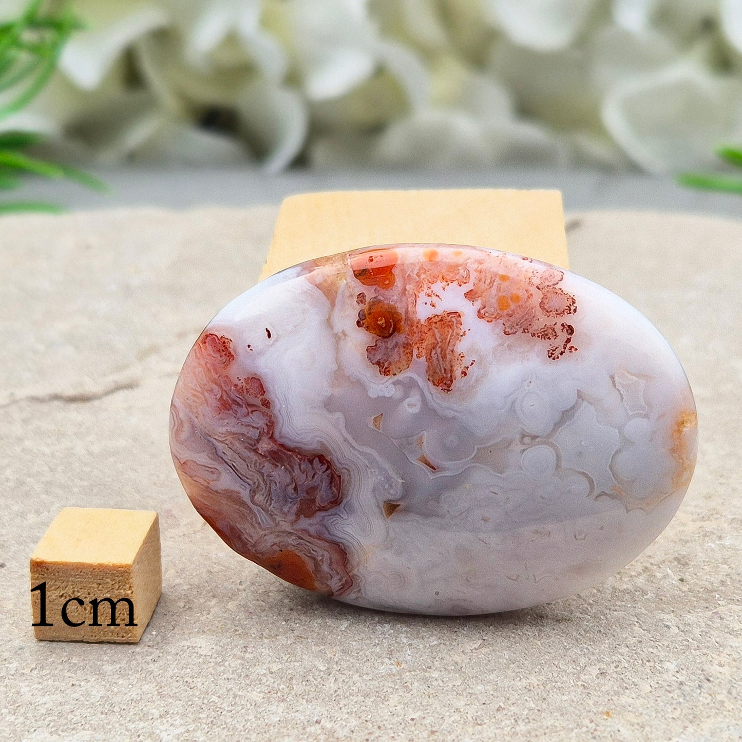 Moroccan Agate palm stone – a grounding crystal that supports calm, balance, resilience, and confidence for daily use.