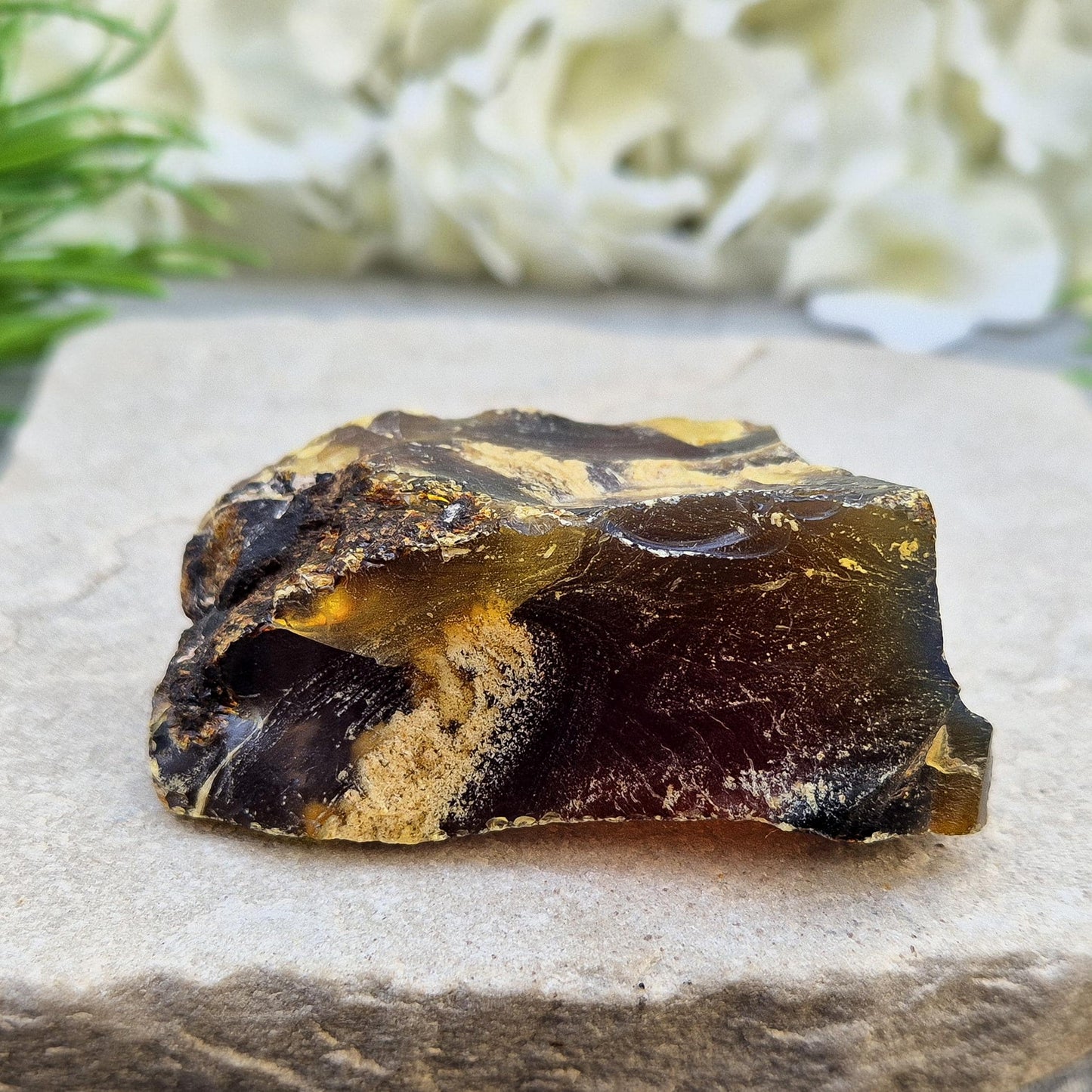 Blue Amber Crystal, UV blue fluorescence, Fossilised Tree Resin, Dominican Replublic