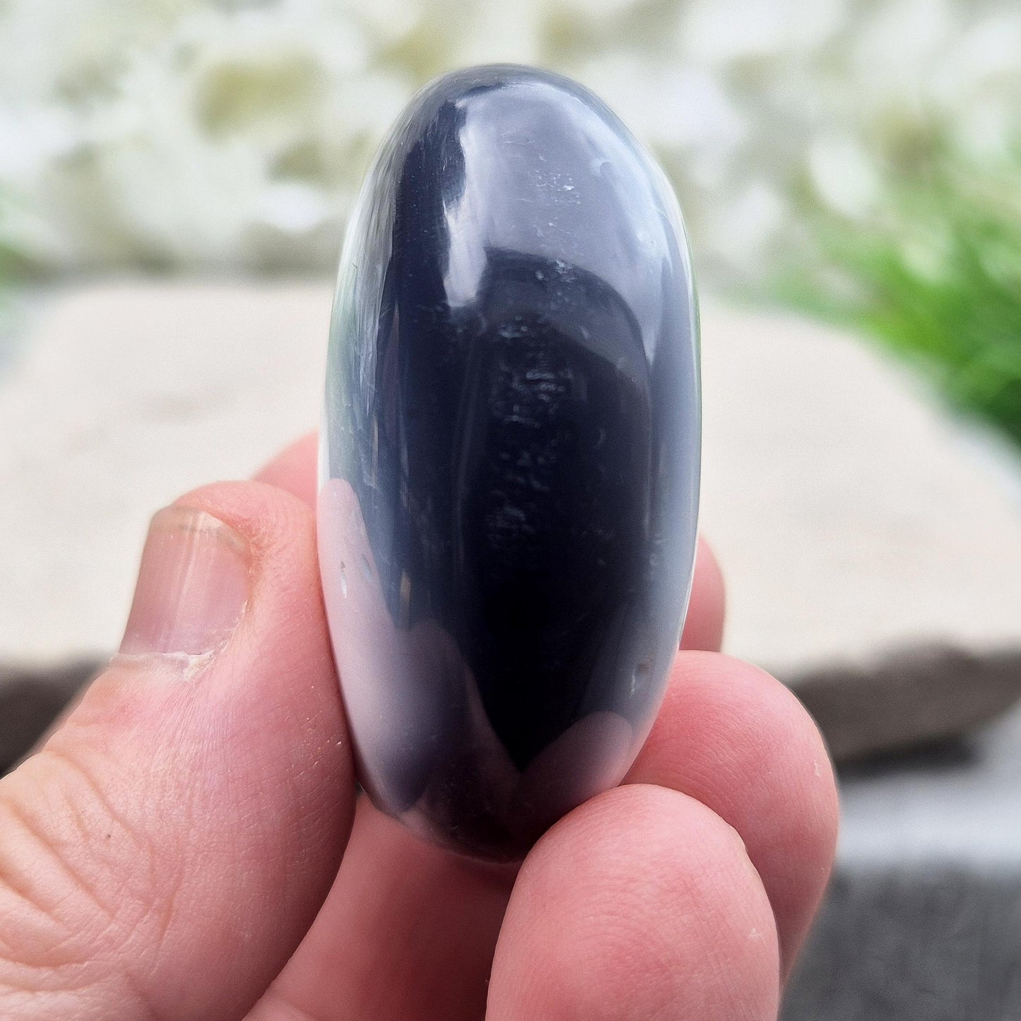 Orca Agate Crystal Pebble: Grey Agate, Emotional Support