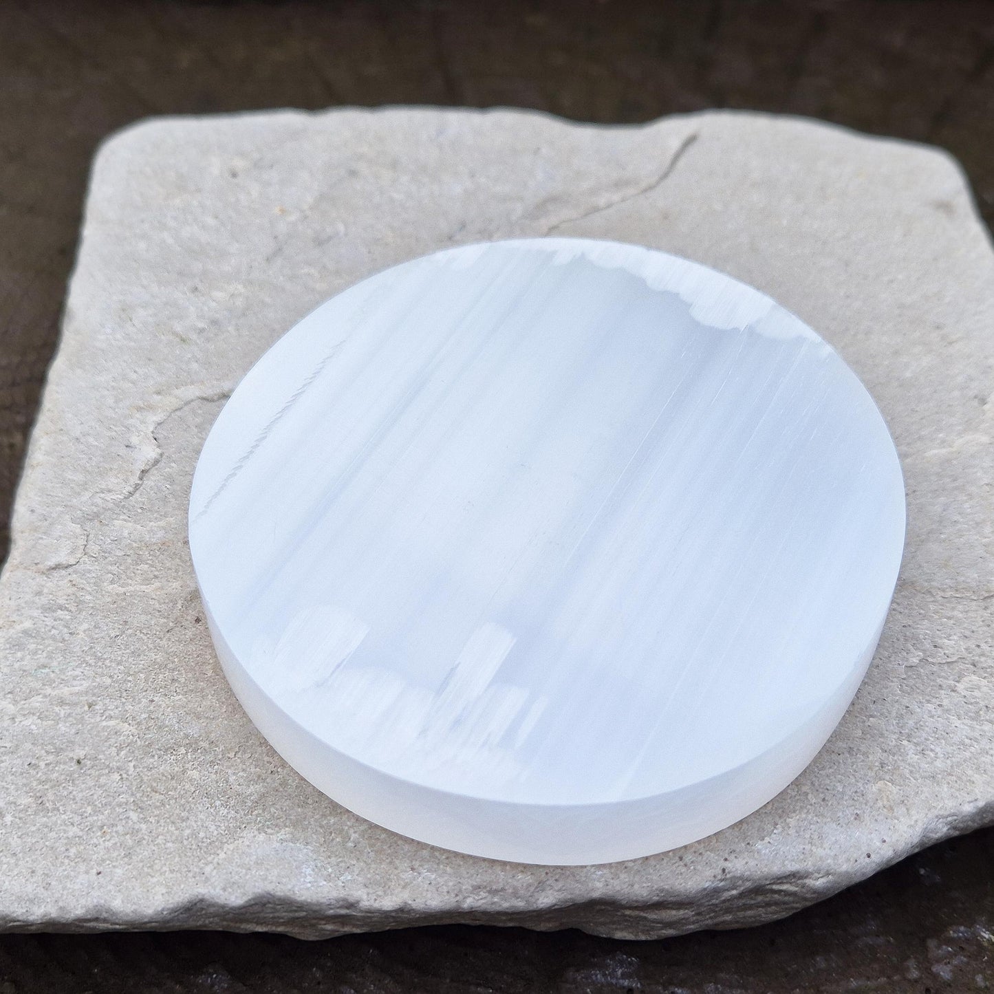 Selenite Cleansing Plate, Round, Polished, Cleance and charge your crystals