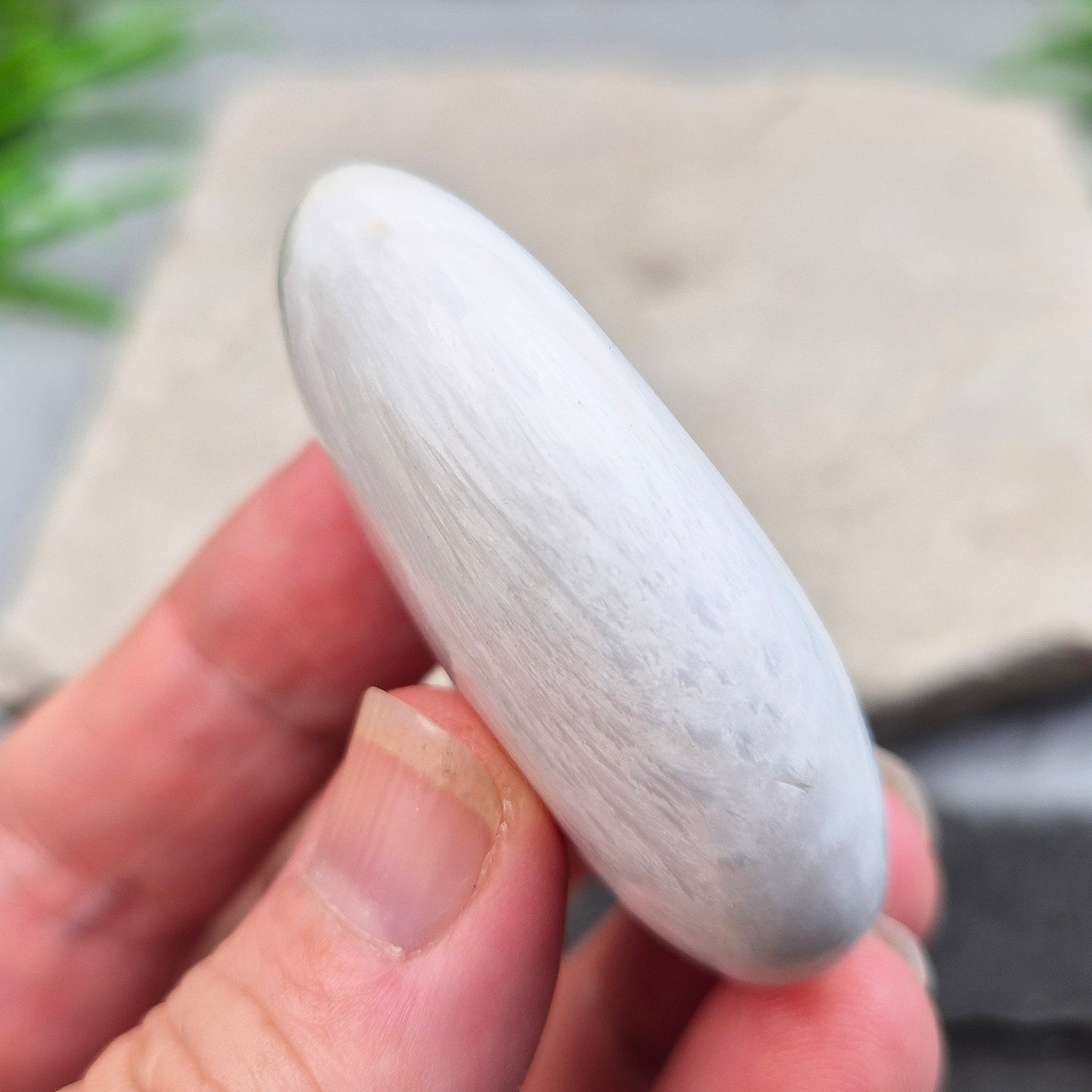 Soothing Scolecite for serenity and balance. Supports meditation, relaxation, and emotional healing with its soft, high-vibrational energy.