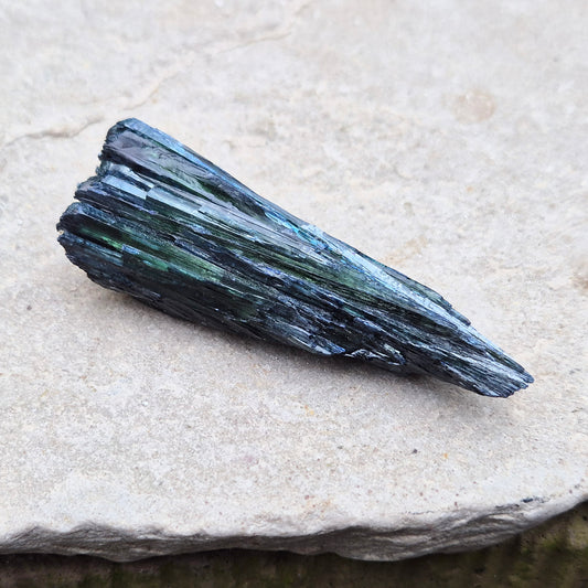 Discover Vivianite: A Stone of Peace and Intuition