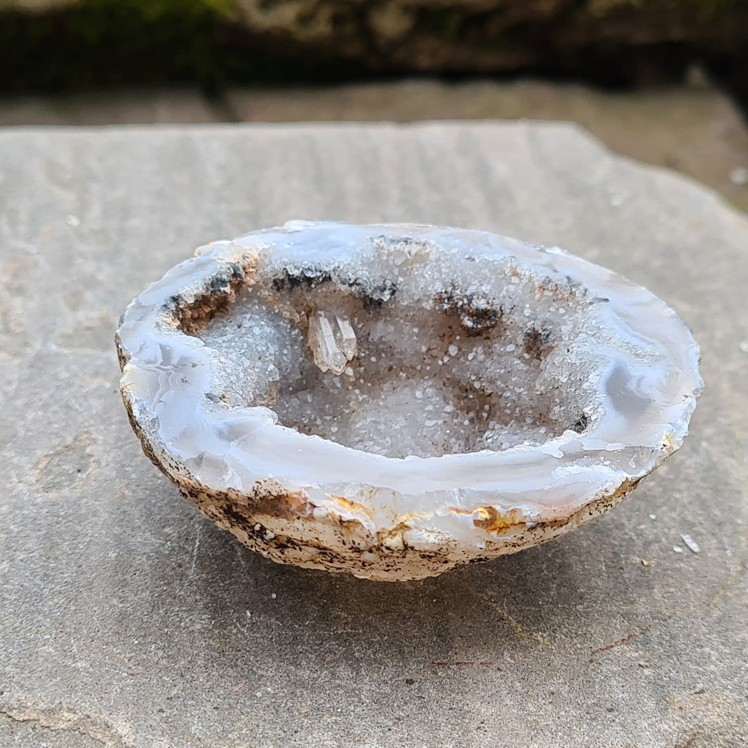 Oco or Ocho Geodes are Small Agate Crystal Geodes with a drusy quartz lining that are found in the Tres Pinheiros region of Brazil.