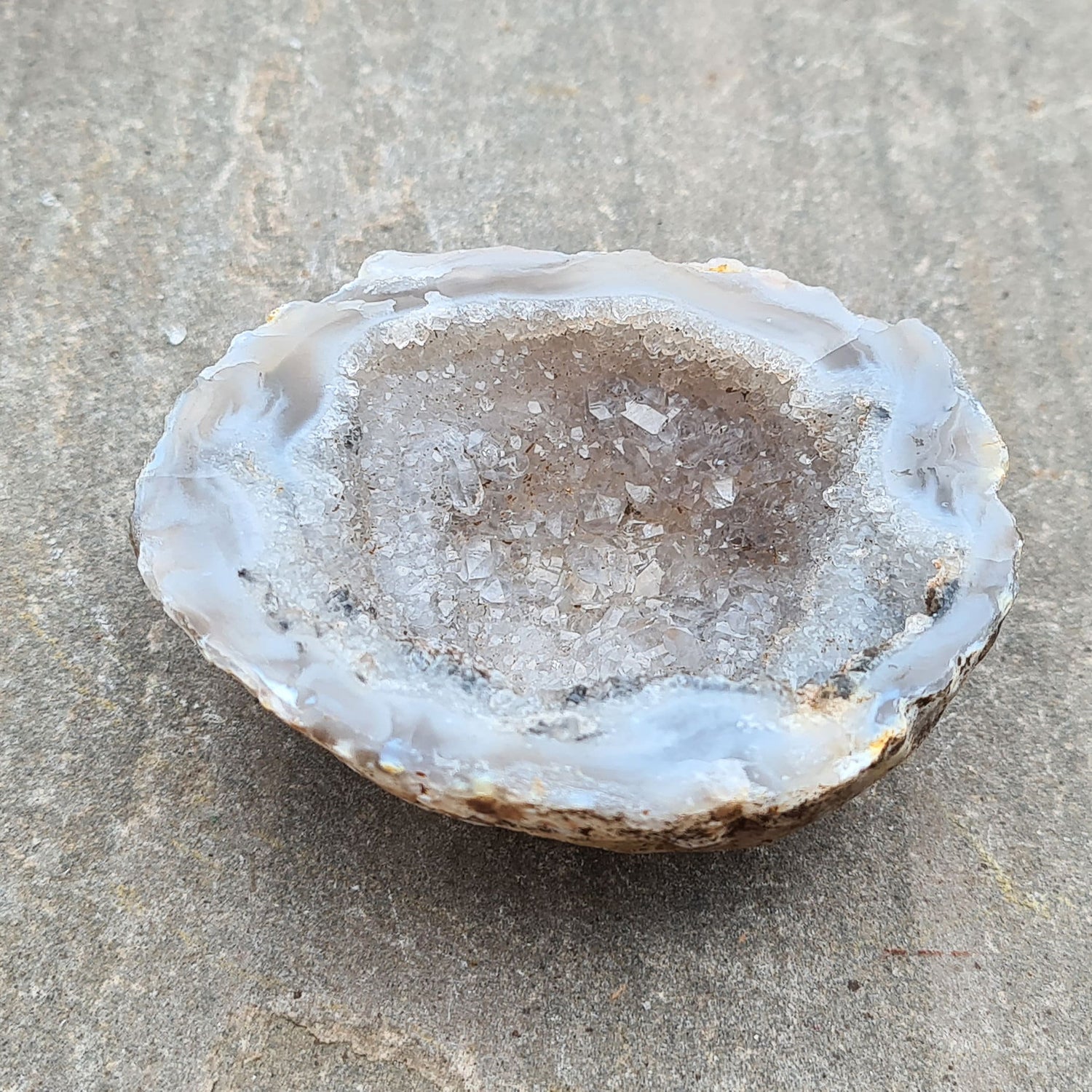 Oco or Ocho Geodes are Small Agate Crystal Geodes with a drusy quartz lining that are found in the Tres Pinheiros region of Brazil.