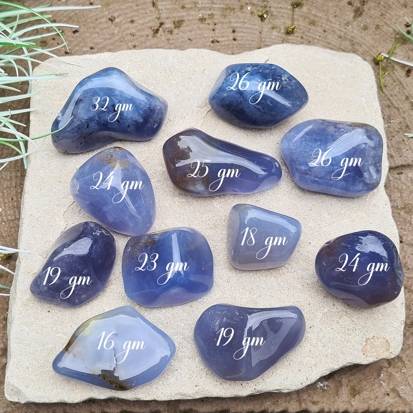 Enhance creativity and communication with Blue Chalcedony! Open your mind to new ideas, improves listening and memory, Boost optimism, light-heartedness.