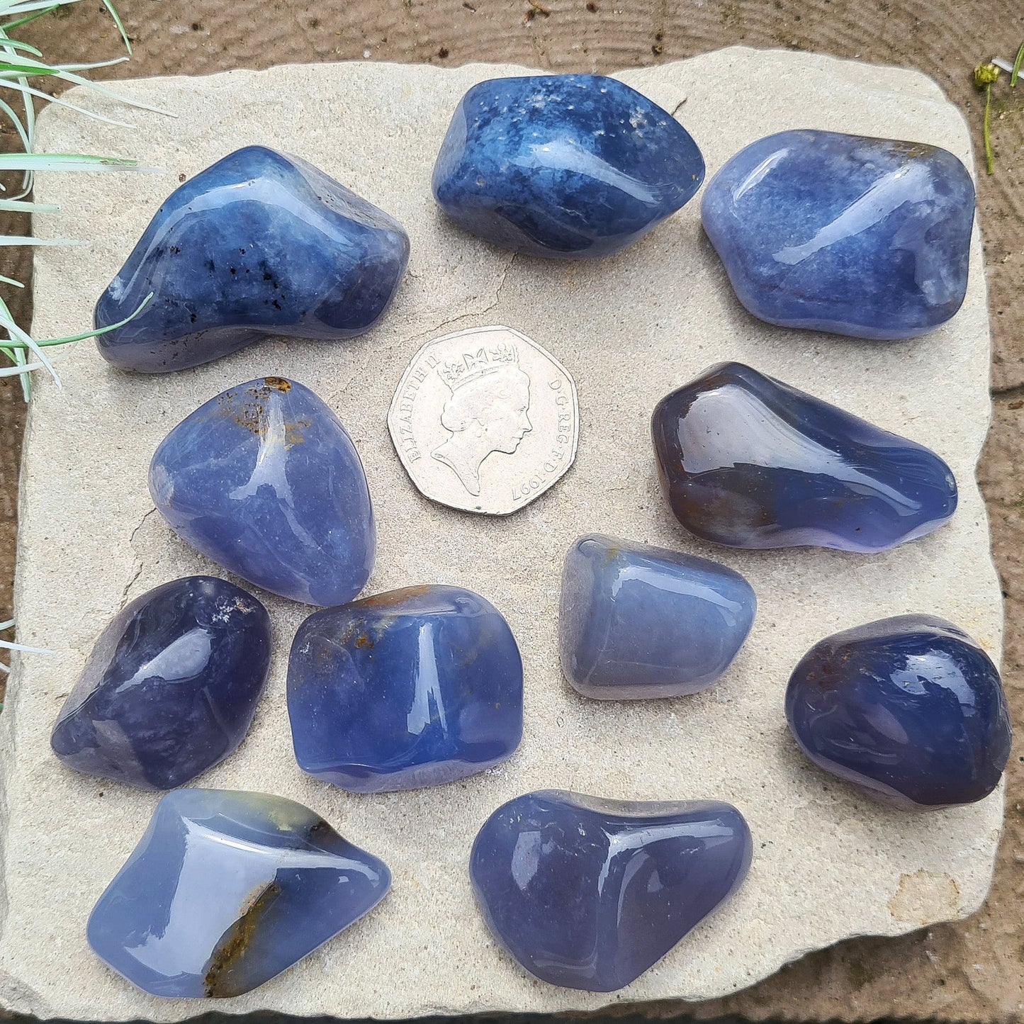 Enhance creativity and communication with Blue Chalcedony! Open your mind to new ideas, improves listening and memory, Boost optimism, light-heartedness.