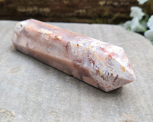 Discover Pink Amethyst, a healer and comforter for grief. Boost intuition, soothe emotions, and relieve stress. 