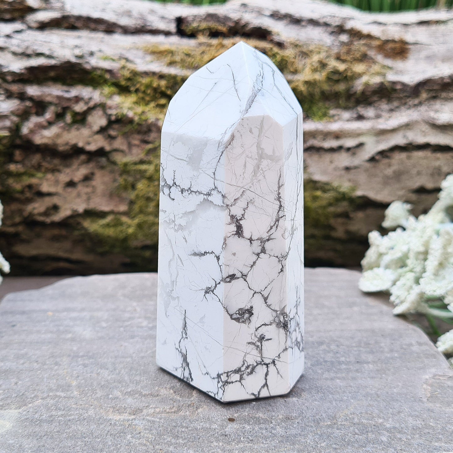 Howlite Crystal Point, Brazil. A soothing stone for calm, patience and clarity of mind. Perfect for meditation, sleep routines and energy work.