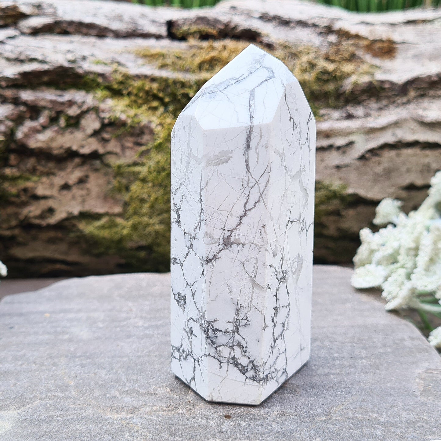 Howlite Crystal Point, Brazil. A soothing stone for calm, patience and clarity of mind. Perfect for meditation, sleep routines and energy work.