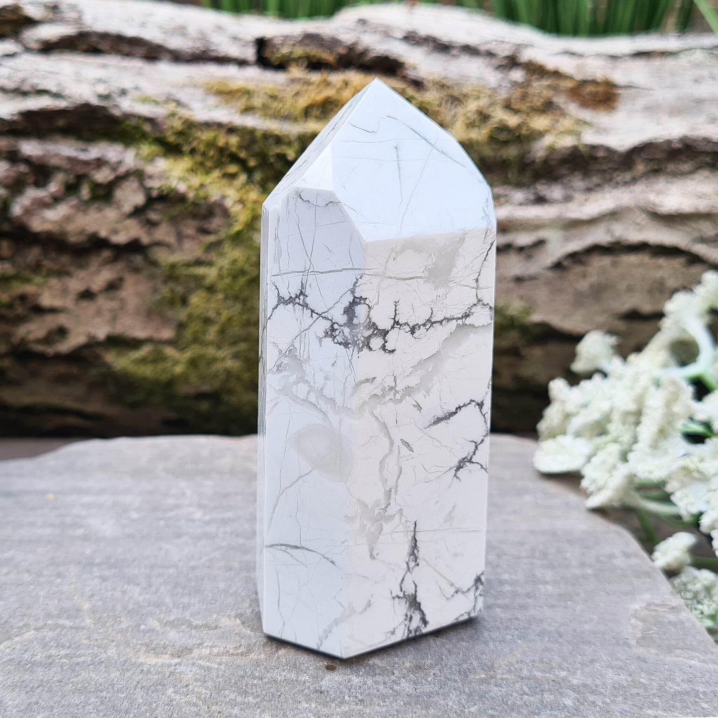 Howlite Crystal Point, Brazil. A soothing stone for calm, patience and clarity of mind. Perfect for meditation, sleep routines and energy work.