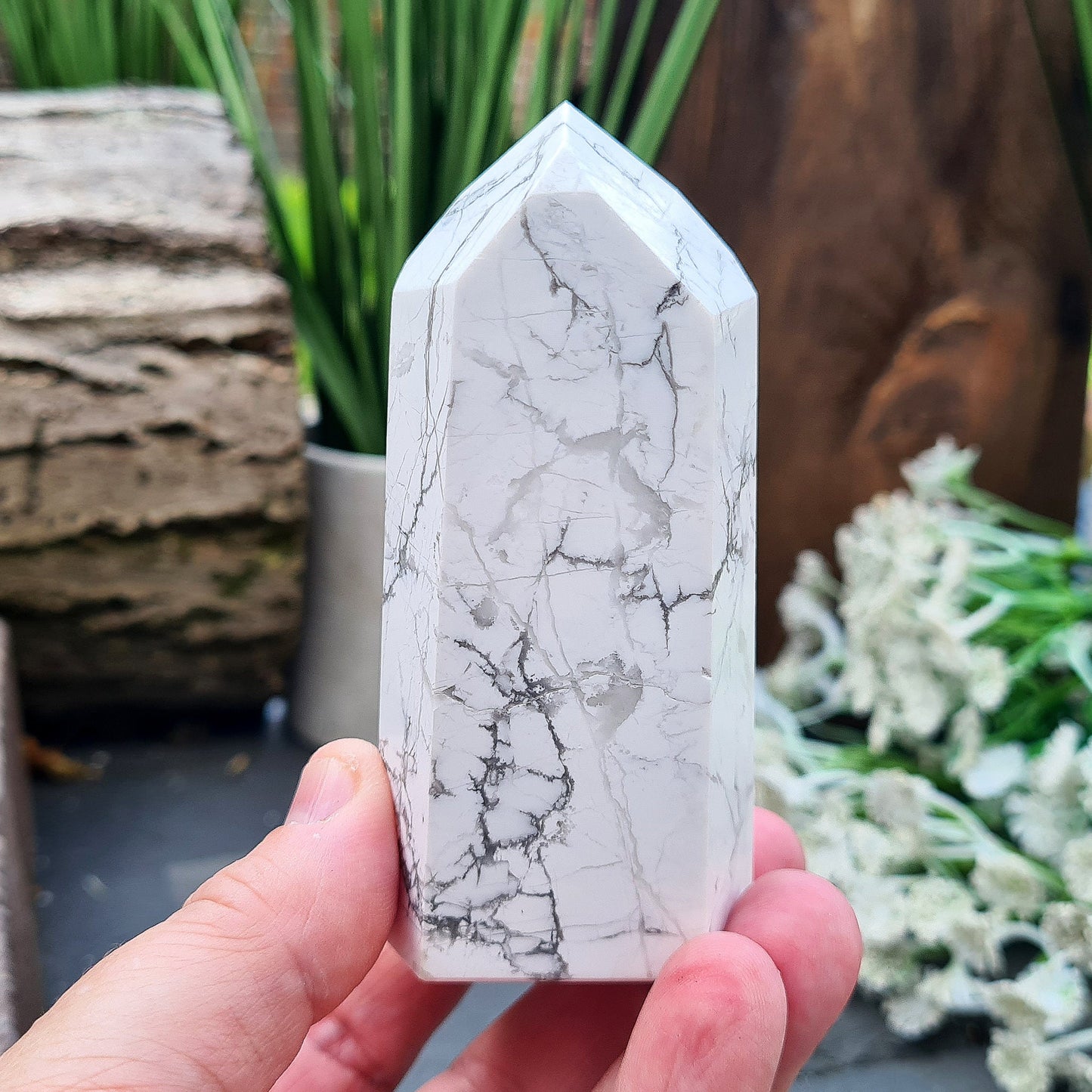 Howlite Crystal Point, Polished