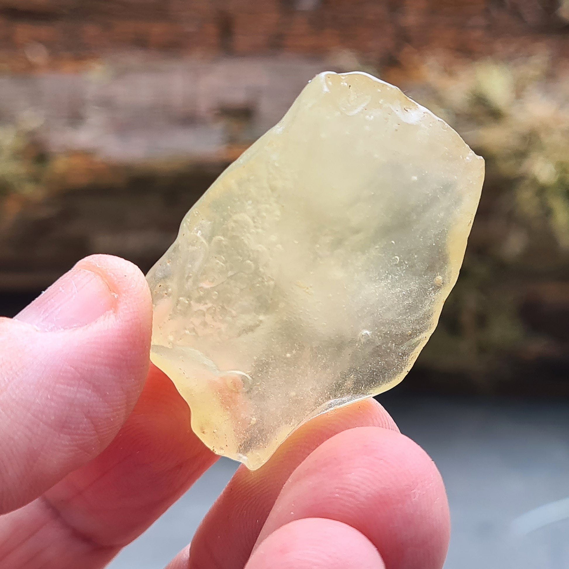 High grade Libyan Desert Glass crystal. Rare natural tektite from the Sahara Desert, valued for its origin, beauty and energetic properties.