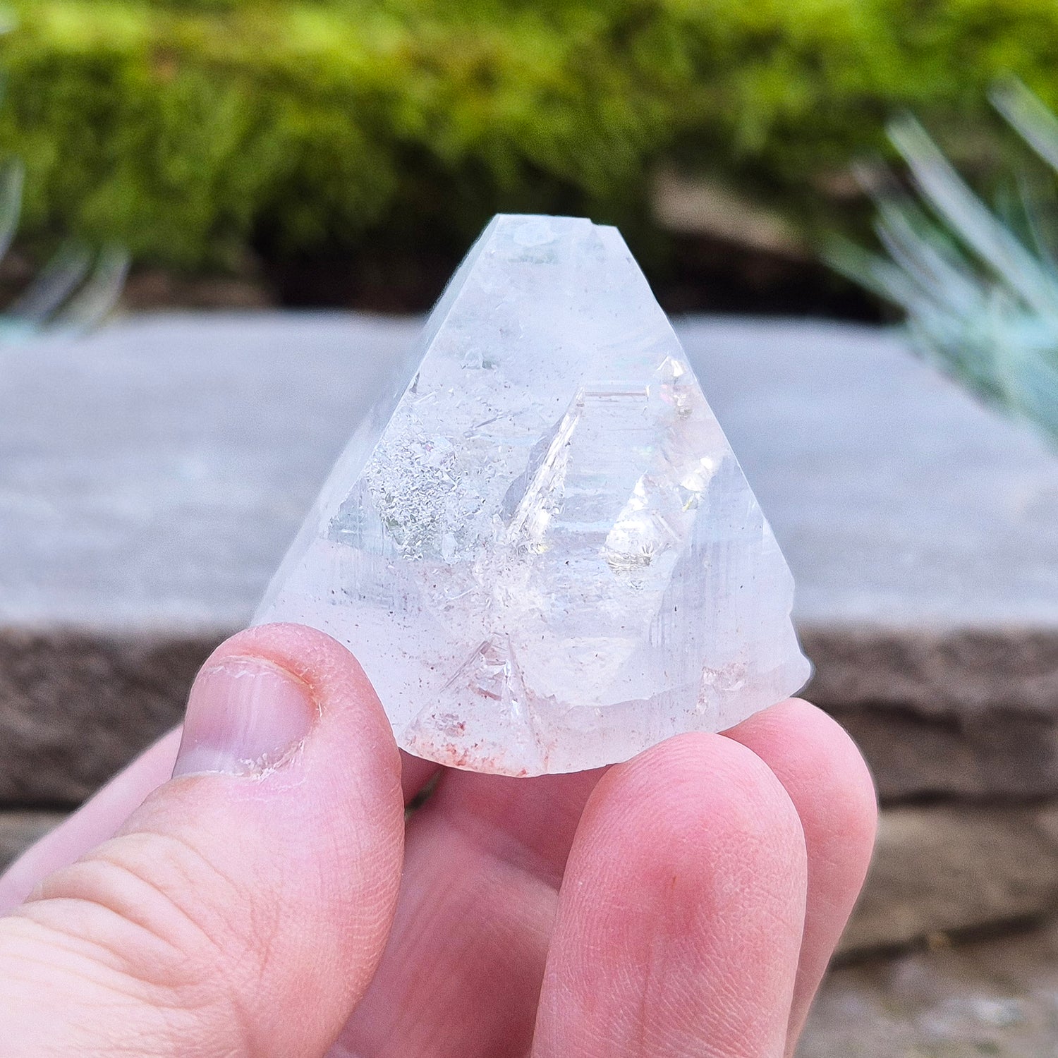 Apophyllite Crystal Tip or Apophyllite Crystal Pyramid, Natural, From Pune, India.&nbsp;Lovely light reflection.