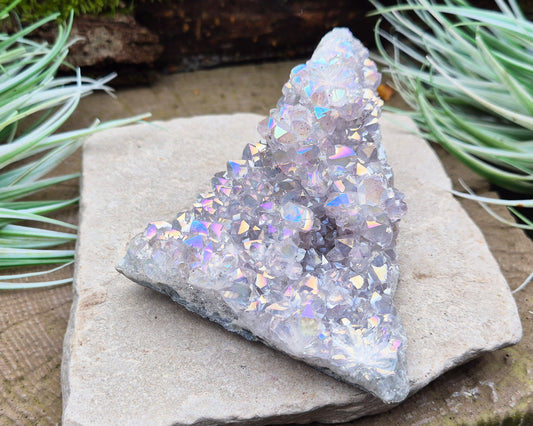 Heighten your psychic abilities with Aura Amethyst: dissolves blockages, fortifies chakras, and infuses your aura with divine healing essence.