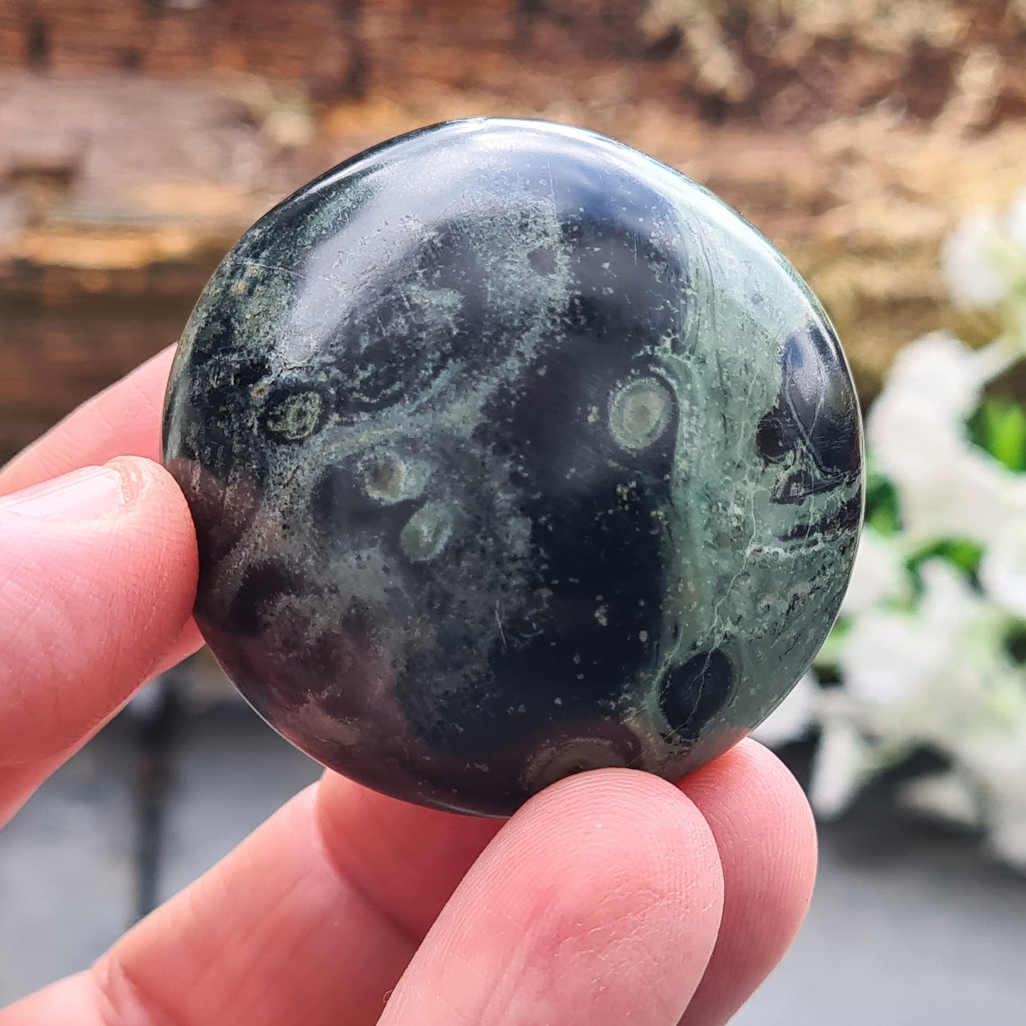 Find stability and peace with Kambaba Jasper. Ideal for grounding, emotional healing, and enhancing spiritual connection.
