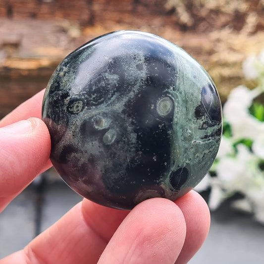Find stability and peace with Kambaba Jasper. Ideal for grounding, emotional healing, and enhancing spiritual connection.