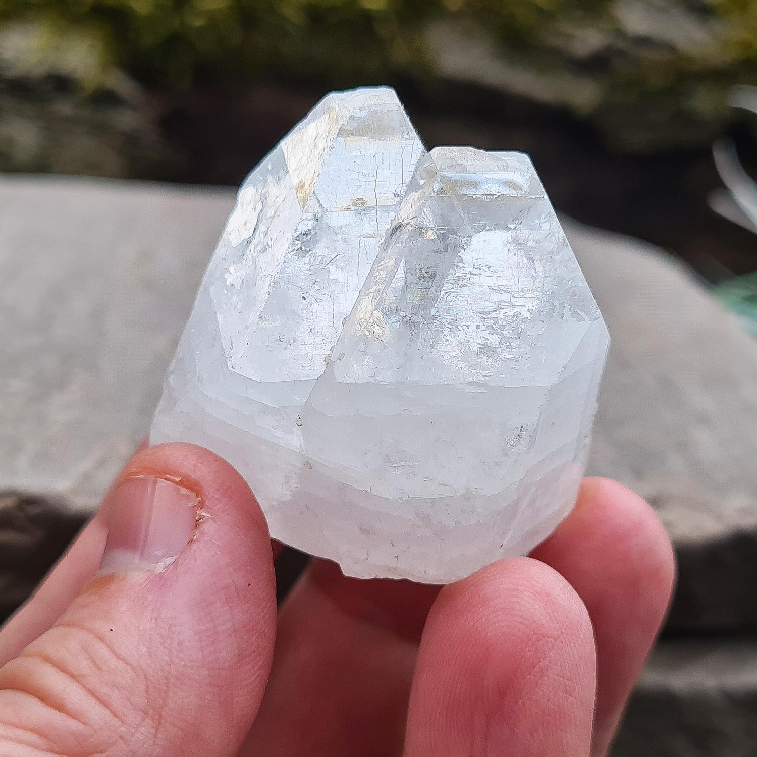 Apophyllite Crystal Tip/Pyramid from Pune, India. Natural Apophyllite pyramid with lovely clarity at the double tips and light reflection. 