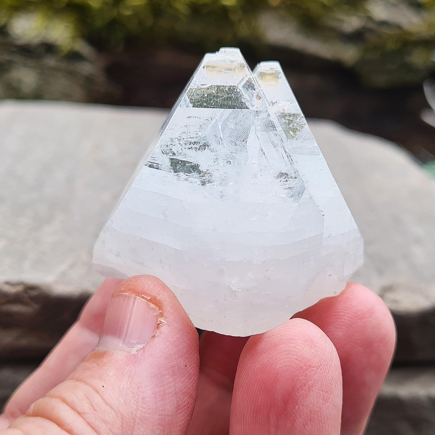 Apophyllite Crystal Tip/Pyramid from Pune, India. Natural Apophyllite pyramid with lovely clarity at the double tips and light reflection. 