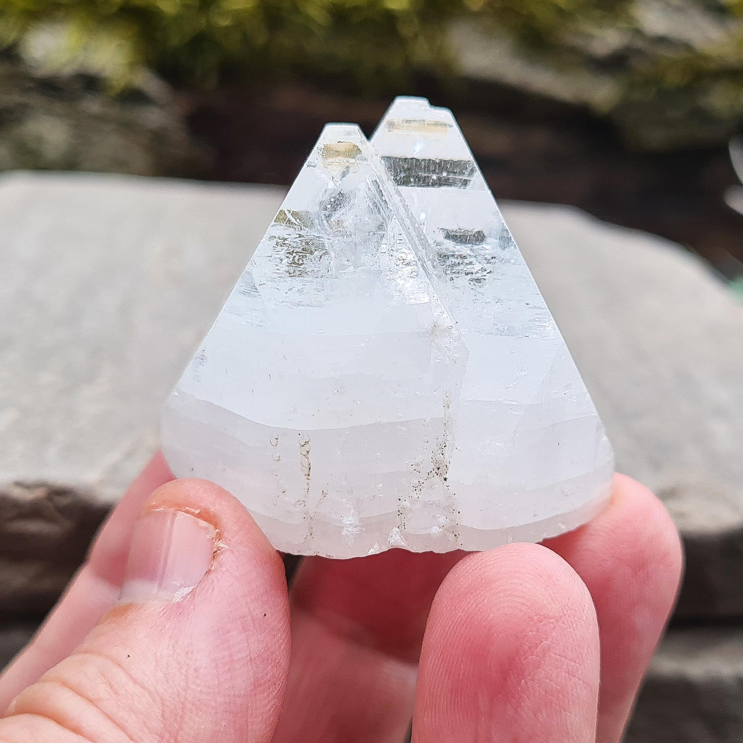 Apophyllite Crystal Tip/Pyramid from Pune, India. Natural Apophyllite pyramid with lovely clarity at the double tips and light reflection. 