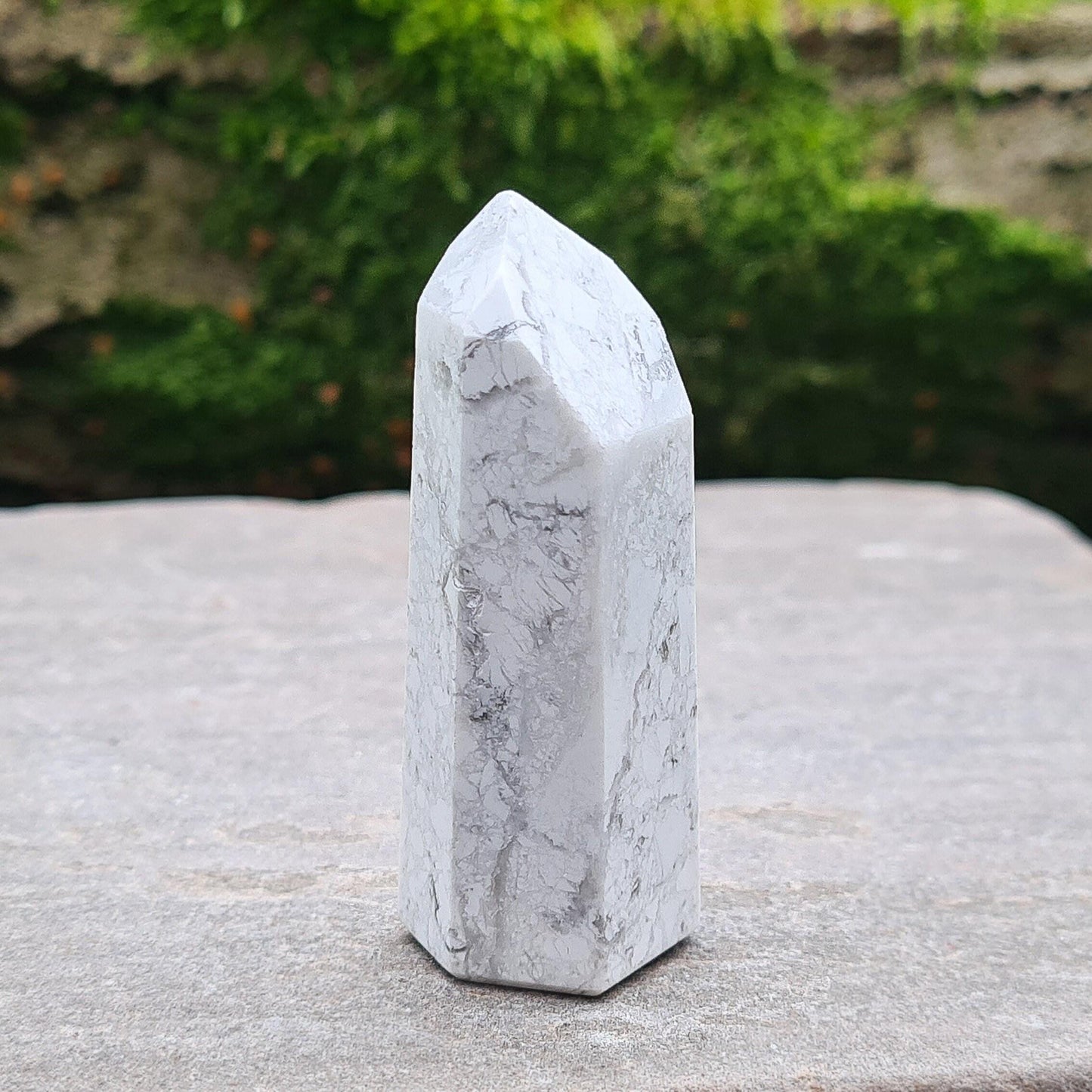 Relieve stress and embrace tranquility with Howlite crystals. Perfect for enhancing intuition and connecting to higher wisdom.