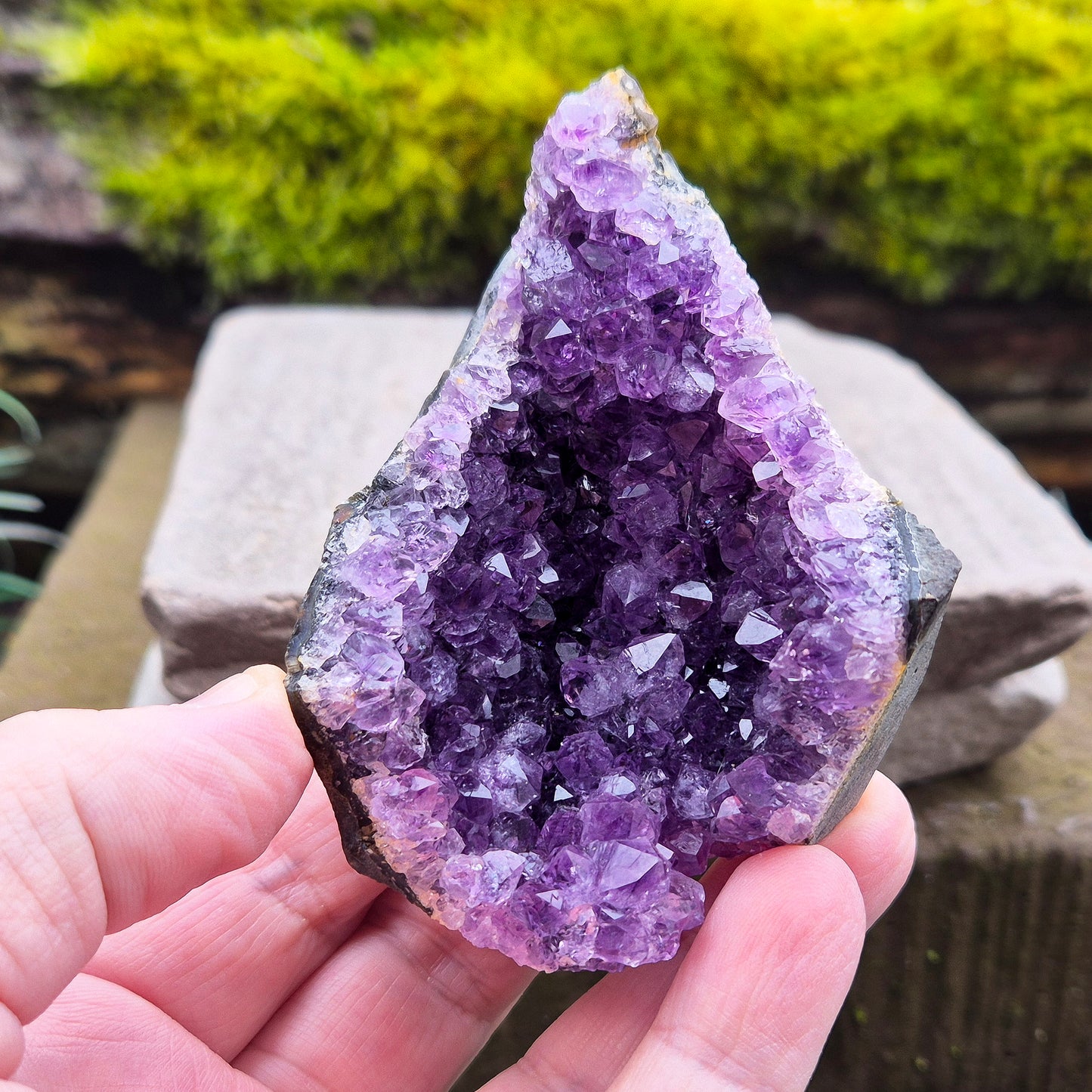 Amethyst Self-Standing Geode from Brazil. This is a lovely self standing section of an Amethyst Geode. Nice dark amethyst crystals.