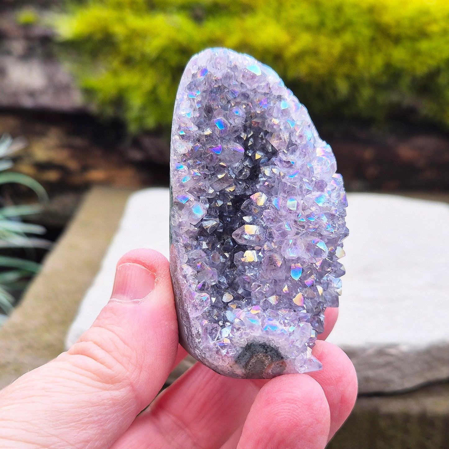 Aura Amethyst Self-Standing Geode – Represents Positivity, Vitality and Awareness