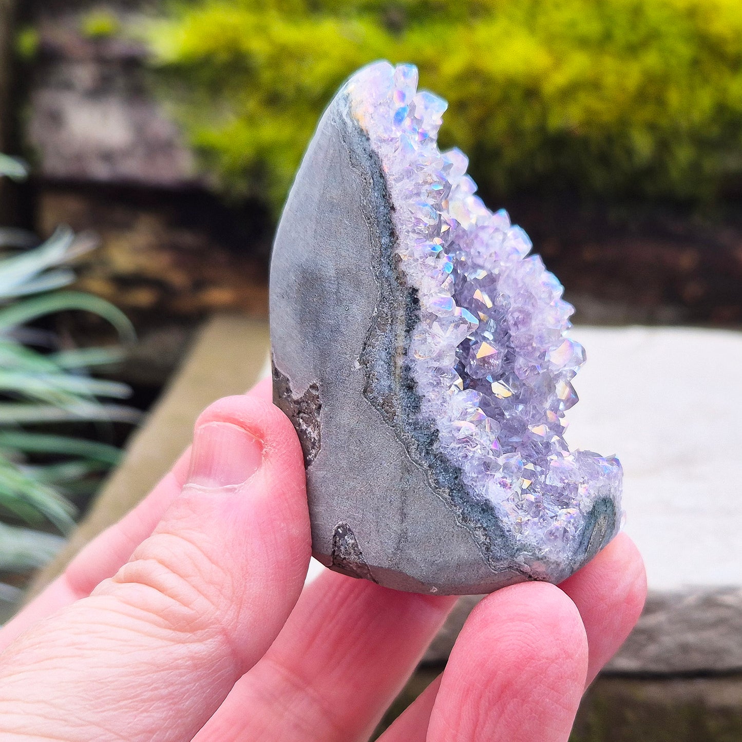 Aura Amethyst Self-Standing Geode – Represents Positivity, Vitality and Awareness