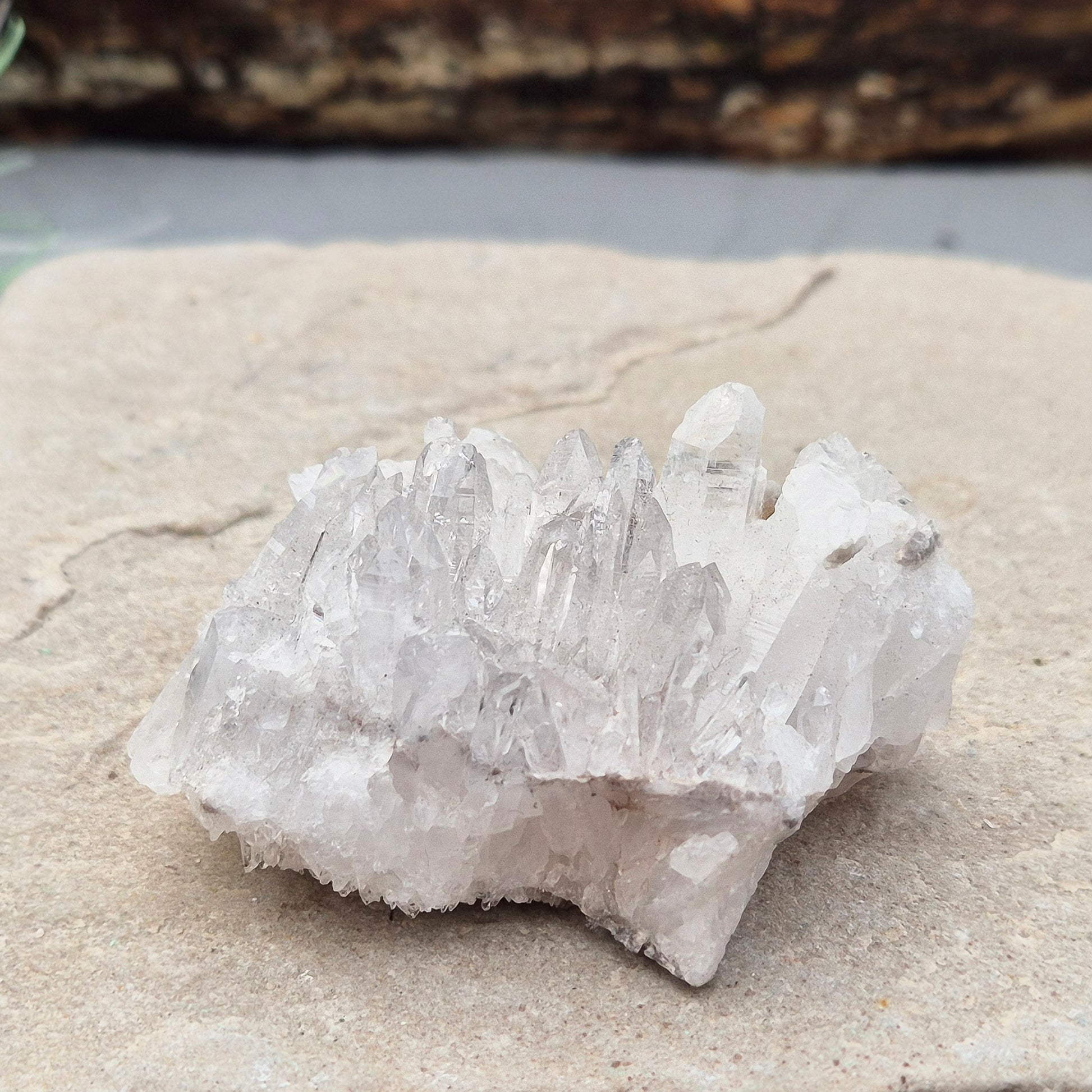 Quartz cluster – A stunning display of natural beauty, perfect for energy amplification, creating balance, and enhancing any space with its clear, calming vibes.