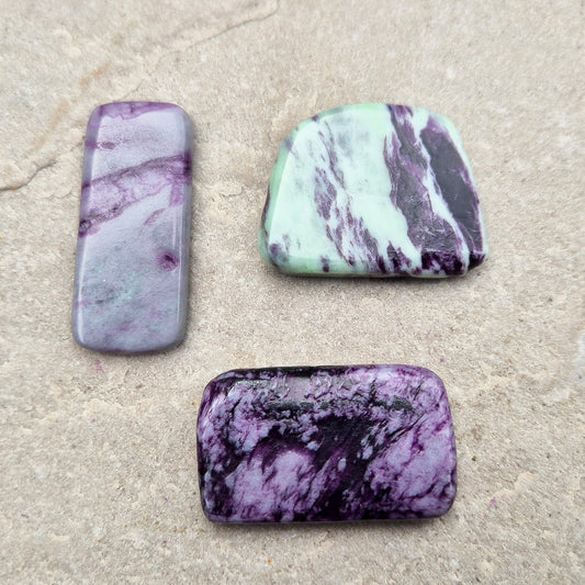 These rare Kammererite crystal slices are polished to highlight their purple colouring, often accented with natural green inclusions of Chromite, Chlorite, or Serpentine.&nbsp;

Sometimes known as Purple Seraphinite, Kammererite is deeply connected to the higher chakras, helping you open up to spiritual guidance, insight, and emotional release.