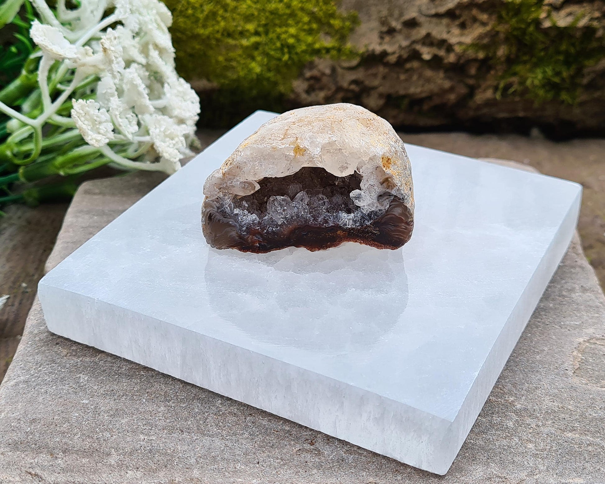 Moroccan Selenite Plate – polished, powerful tool to cleanse, charge, and display crystals or jewellery; clears negative energy naturally.