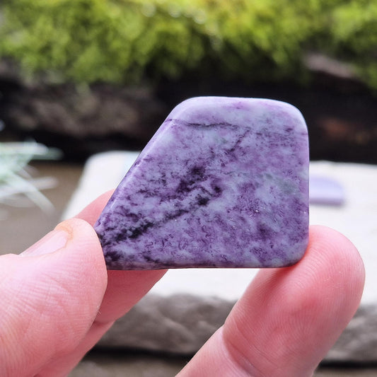Kammererite Crystal – Rare Stone | Gemstone for Crystal Lovers