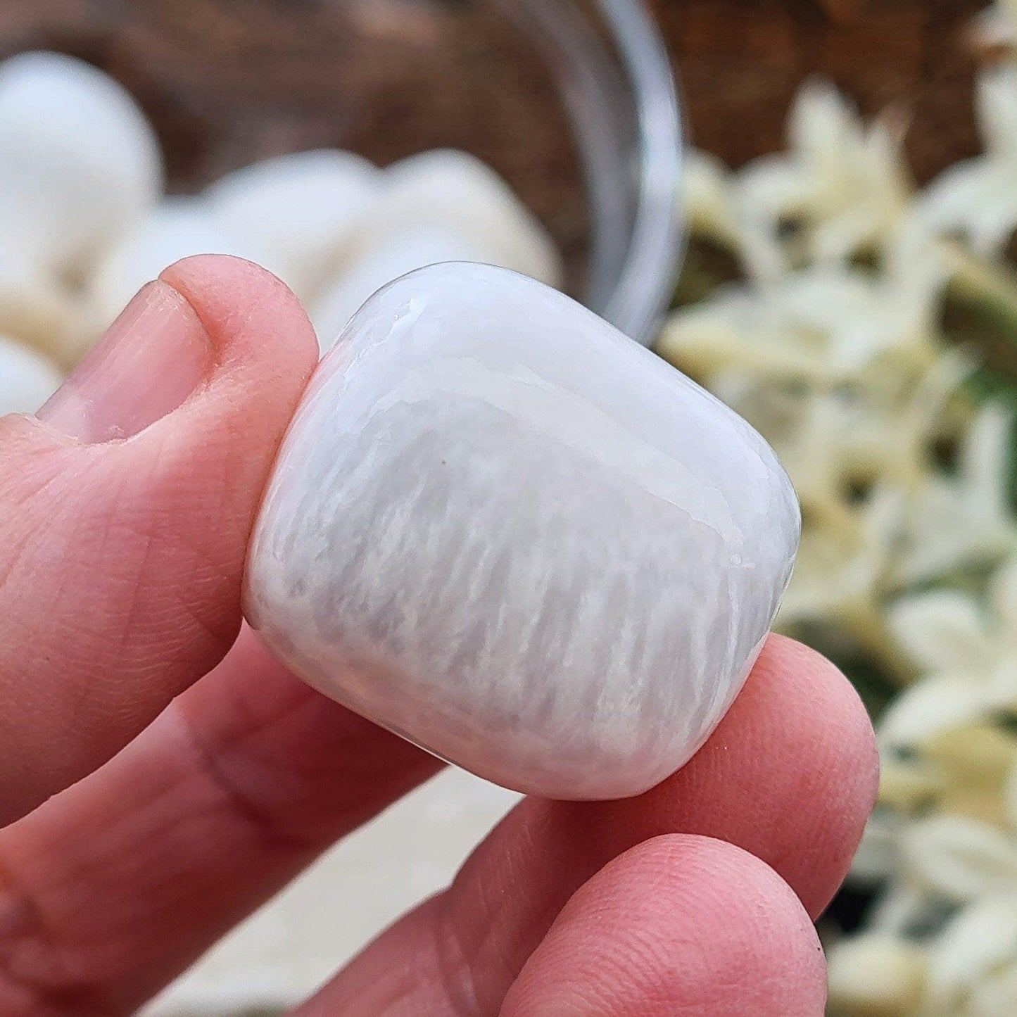 Scolecite is a calming crystal valued for its serene energy, supporting relaxation, inner peace, meditation, and deeper spiritual connections. 