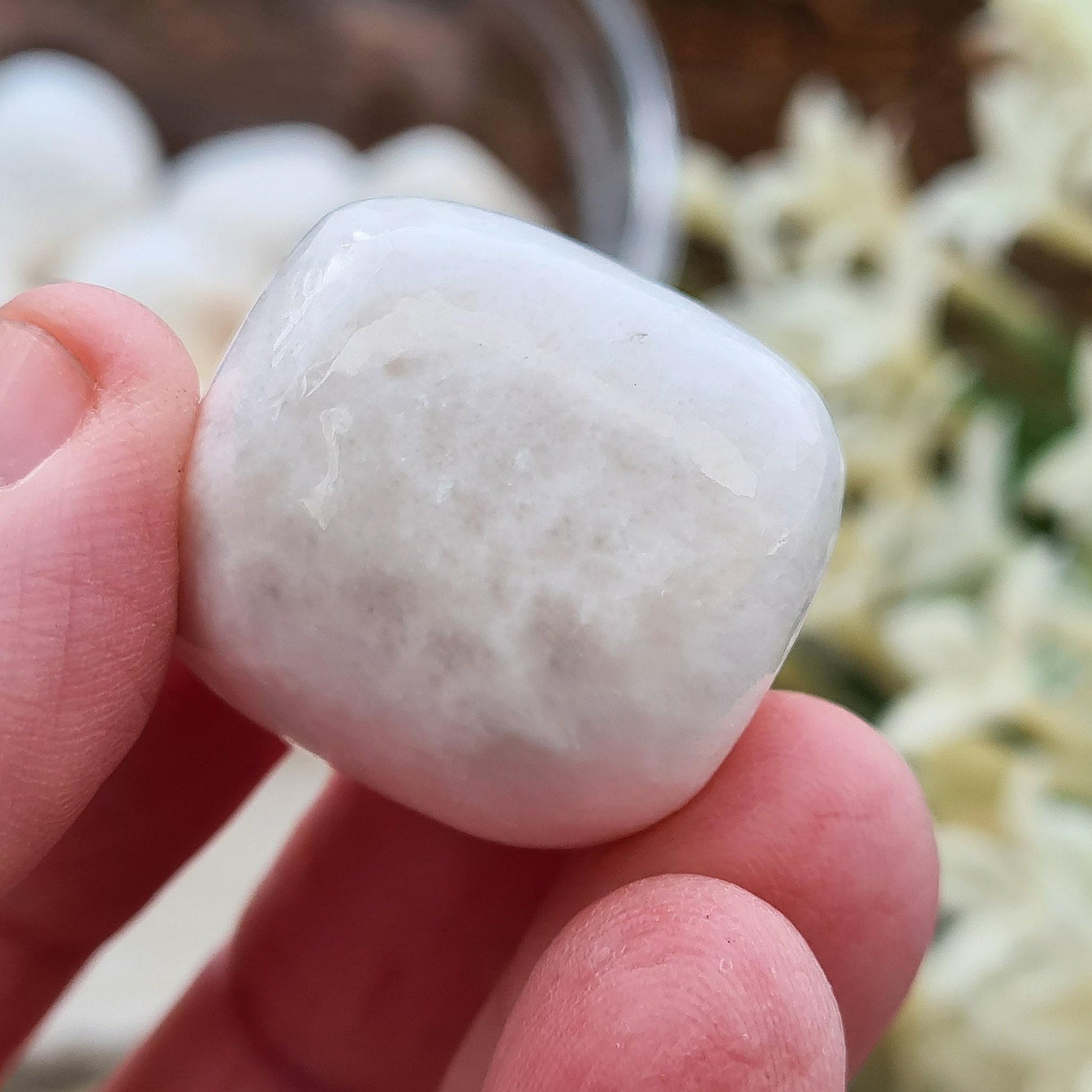 Scolecite is a calming crystal valued for its serene energy, supporting relaxation, inner peace, meditation, and deeper spiritual connections. 