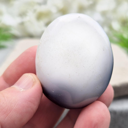 Orca Agate Crystal Pebble: Grey Agate, Emotional Support