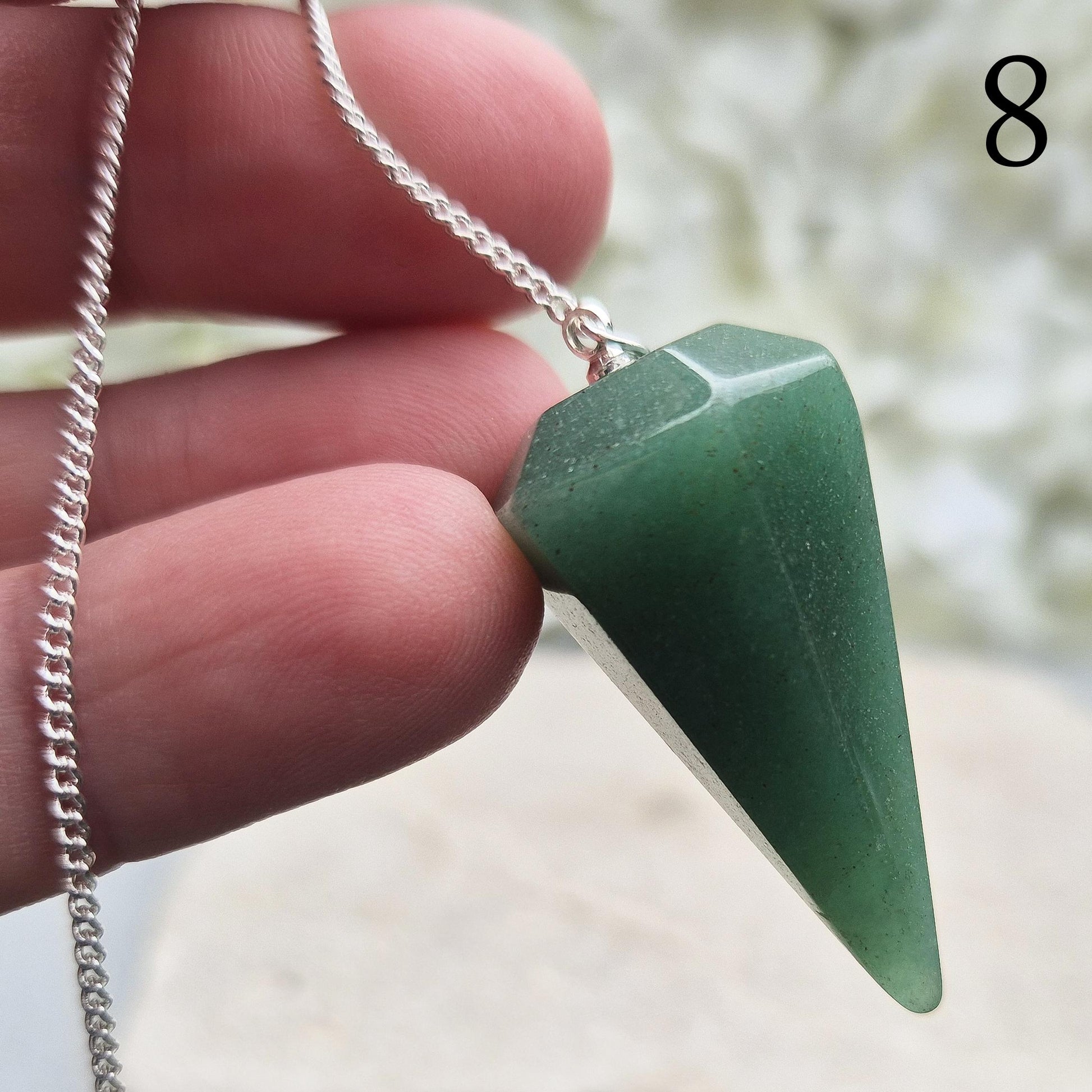 Green Aventurine pendulum for heart-led dowsing, clarity, and calm. Ideal for energy healing, chakra work, and gentle emotional guidance.