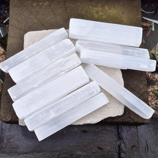 Set of 5 natural Selenite sticks from Morocco – ideal for crystal grids, energy healing, meditation, and space cleansing.