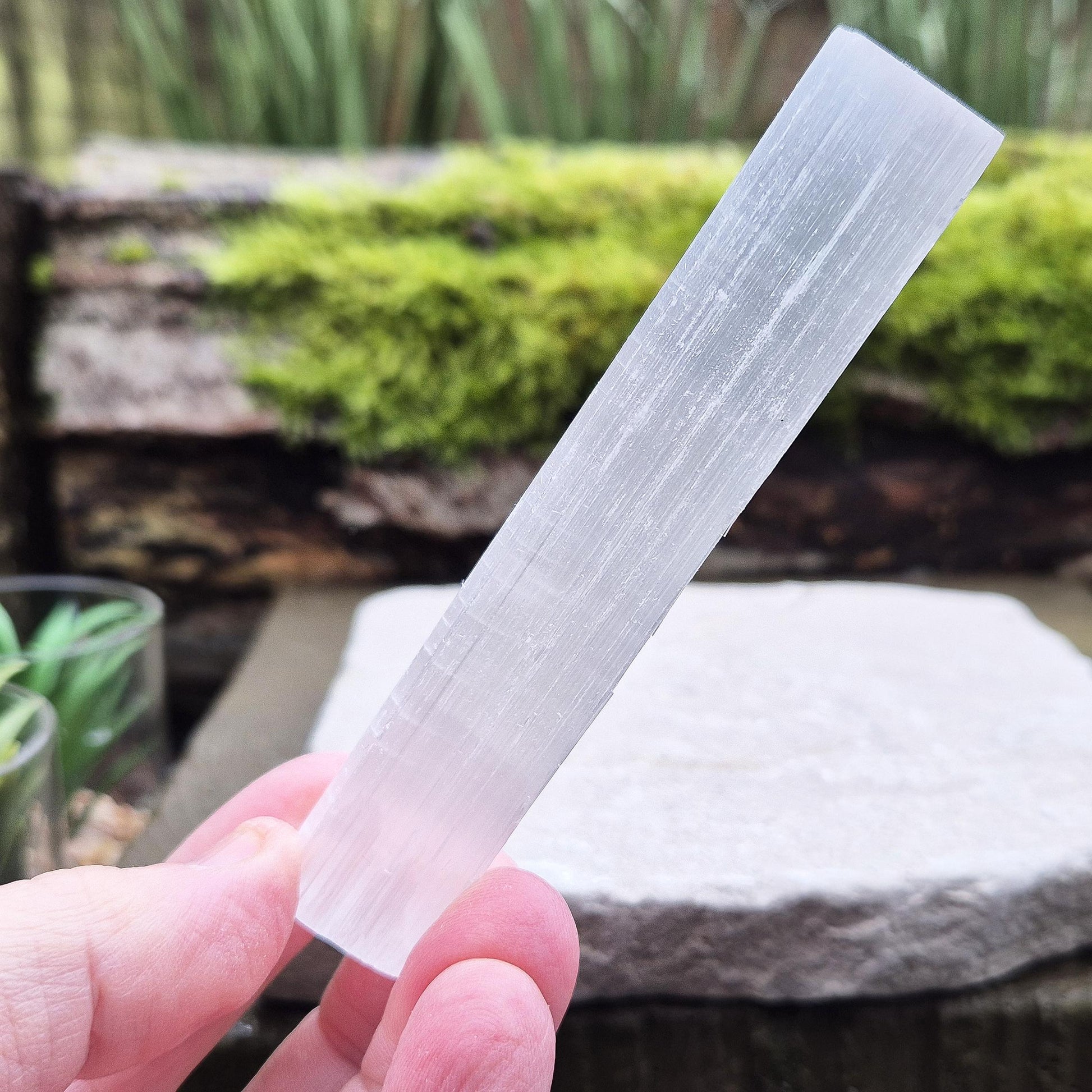 Set of 5 natural Selenite sticks from Morocco – ideal for crystal grids, energy healing, meditation, and space cleansing.