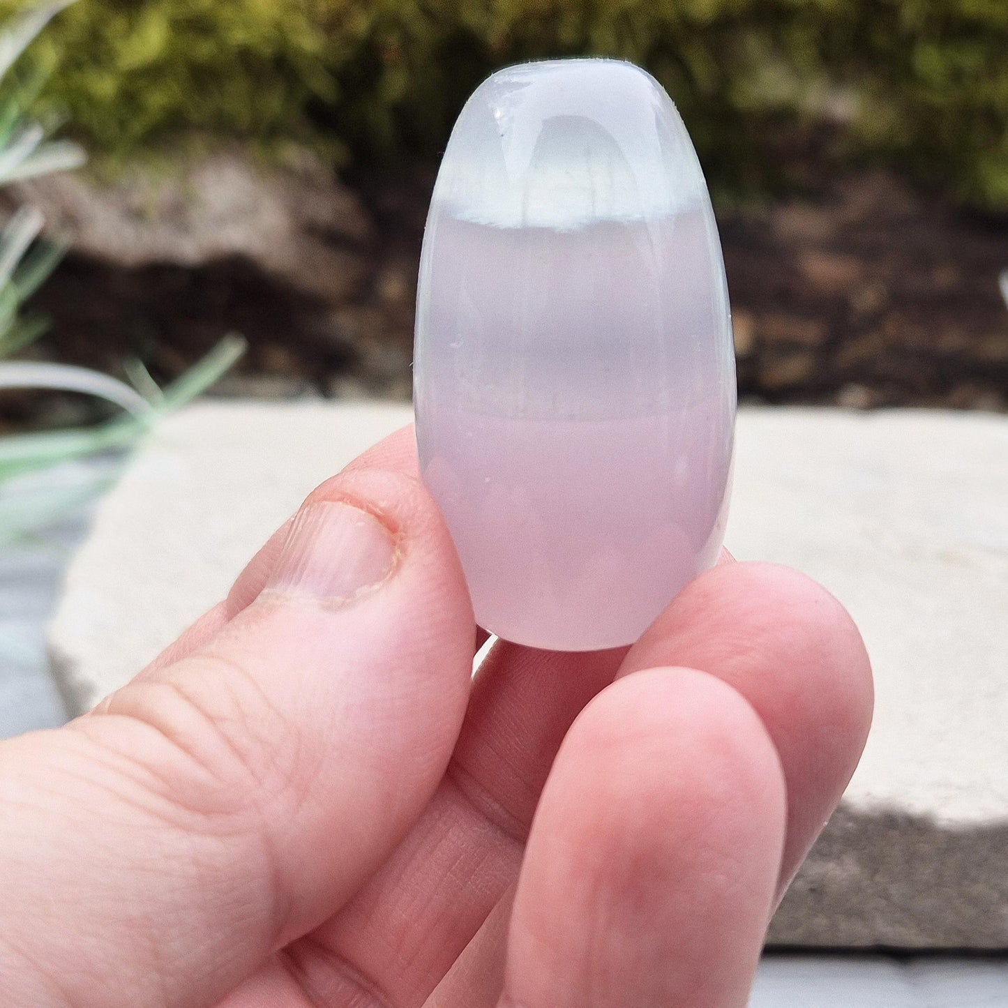 Soothing Lilac Fluorite – A crystal known for promoting calmness, focus, and balance. Ideal for crystal grids, decor, or meditation.