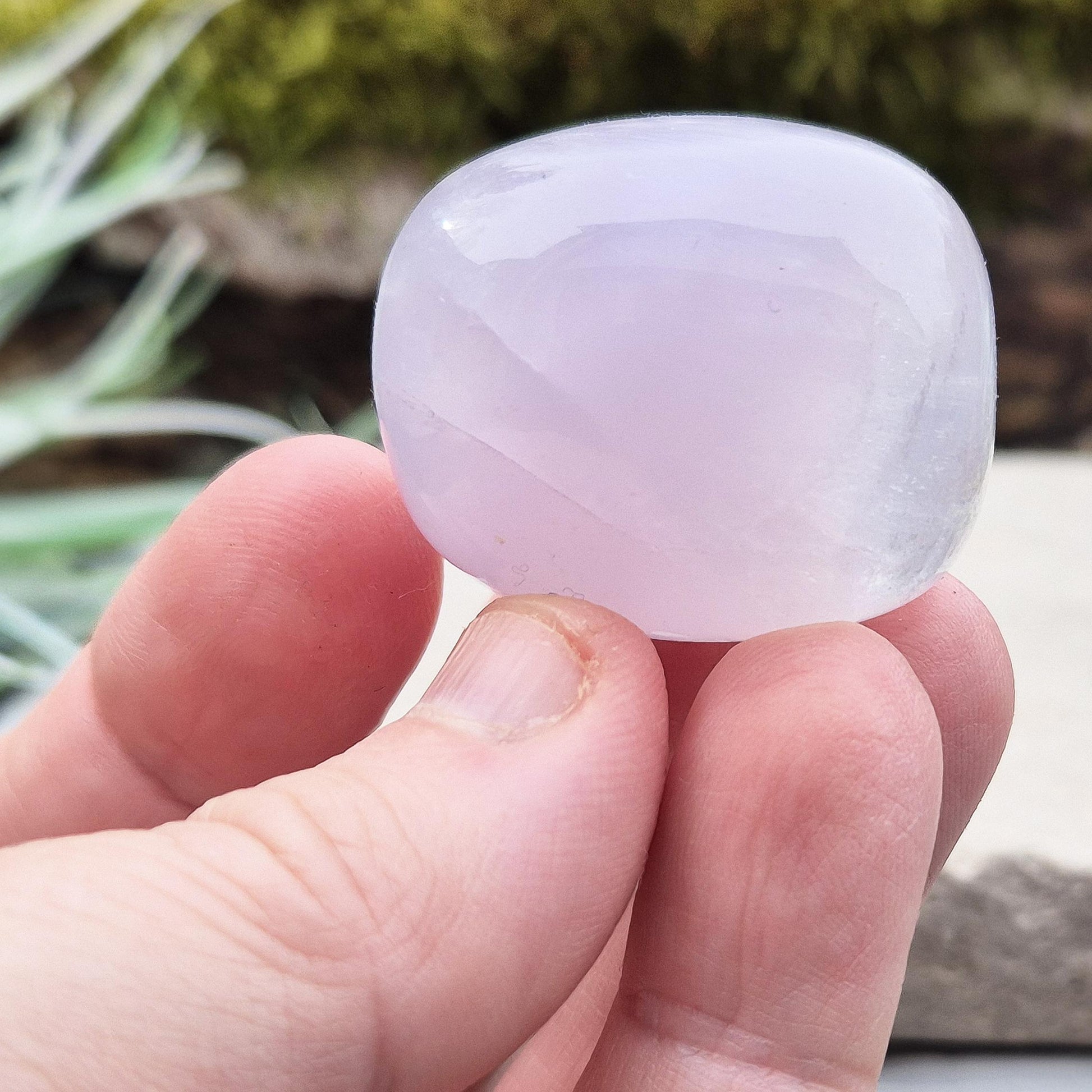Lilac Fluorite Crystal | Supports Emotional & Spiritual Balance | Pocket Stone | Meditation & Energy Work. 