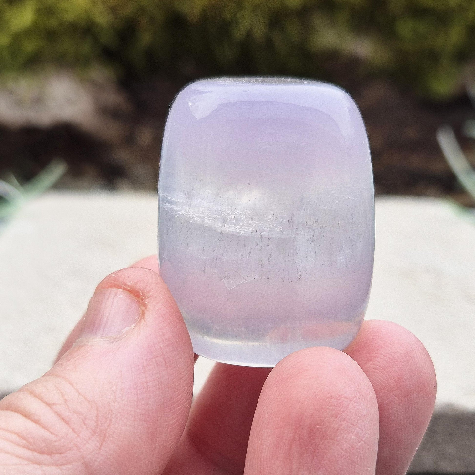 Lilac Fluorite – Known for its soothing energy and clarity-enhancing qualities. Ideal for focus, balance, and creating a serene space.