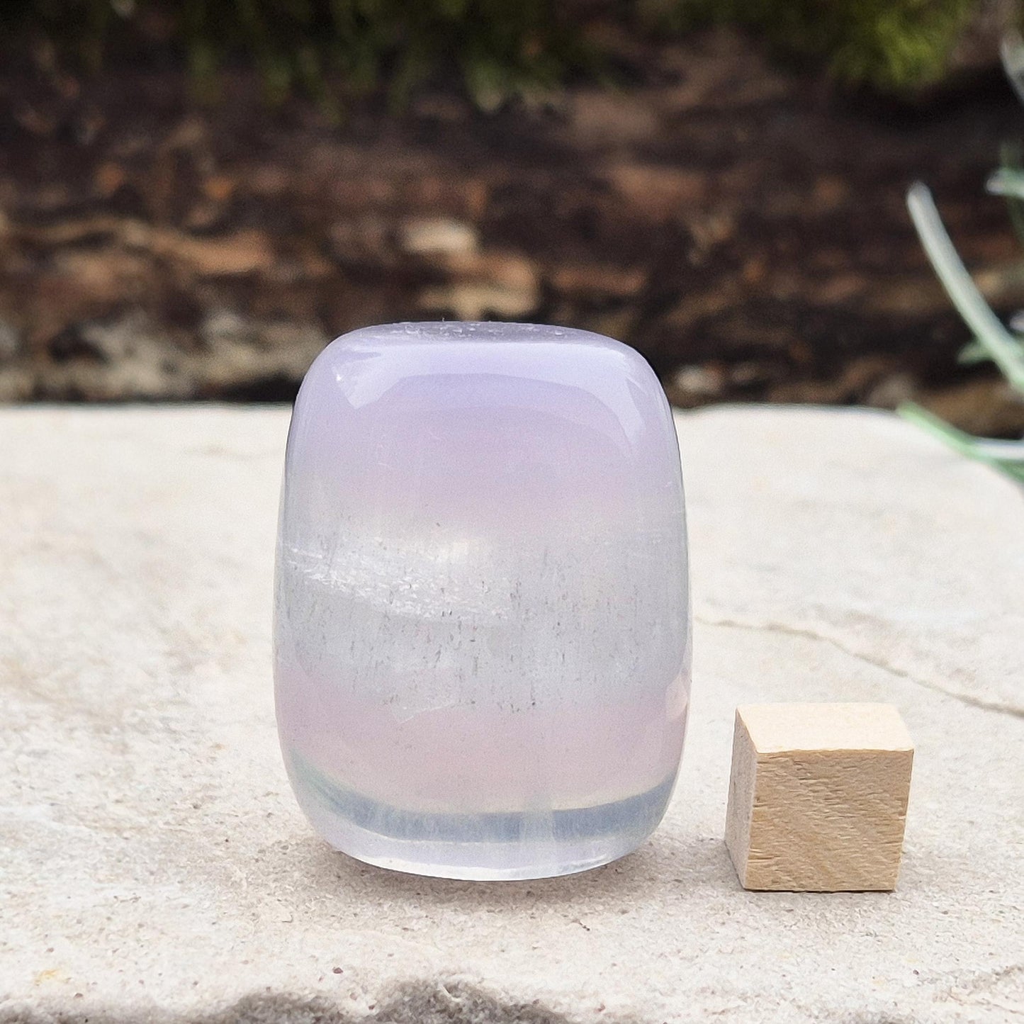 Lilac Fluorite – Known for its soothing energy and clarity-enhancing qualities. Ideal for focus, balance, and creating a serene space.