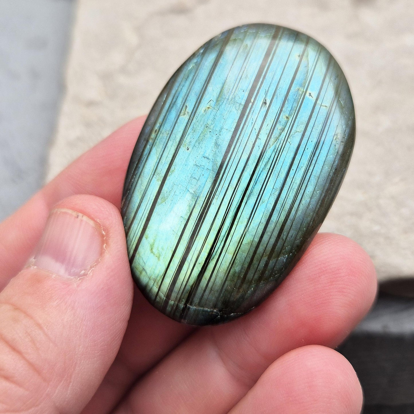 Blue Flash Labradorite Palm Stone: Pocket Crystal