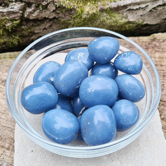 Angelite Tumble Stone XL – Blue Angelite Crystal from Peru – Throat Chakra Crystal for Calm Communication. 
