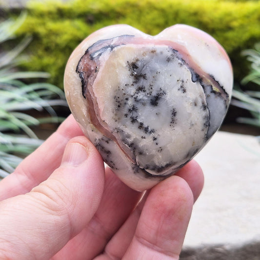 Pink Opal Crystal Heart – Promotes emotional balance, self-expression, and inner peace while encouraging warmth, creativity, and a sense of calm.