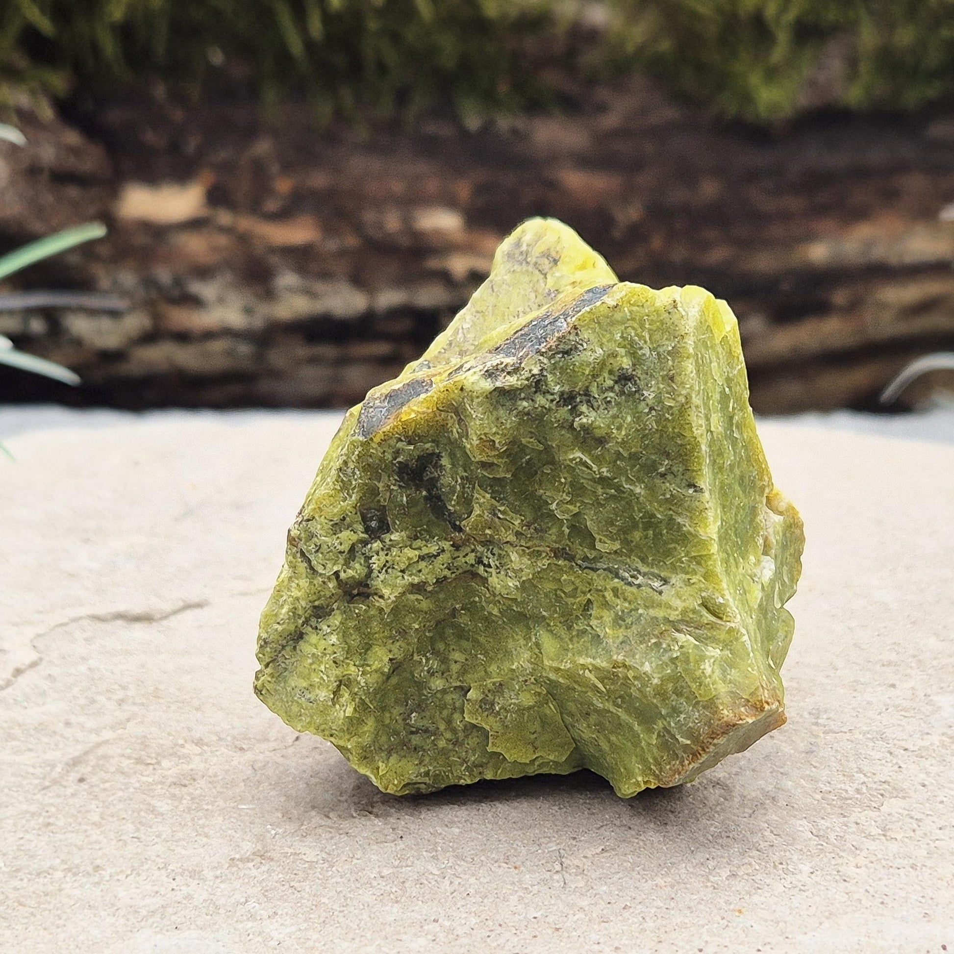 Green opal crystal pieces soothe the mind, clear negativity & inspire fresh starts. Ideal for healing, harmony & heart work.