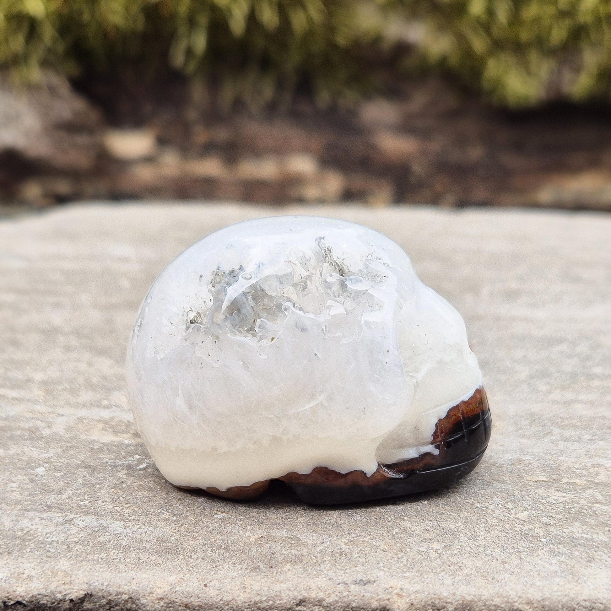 Sardonyx Crystal Skull for strength, protection, and clarity. Supports willpower, honest action, and spiritual stability. Great for home decor or altar work.